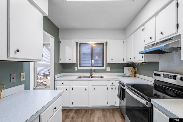 7603 S 88th Street, La Vista, NE 68128