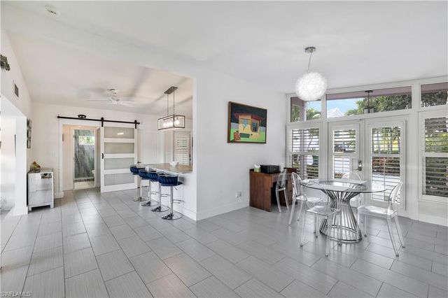 1712 Harbor LN, Naples, FL 34104