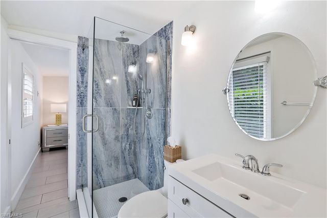 1712 Harbor LN, Naples, FL 34104