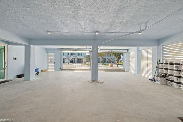 121 Hibiscus DR, Fort Myers Beach, FL 33931
