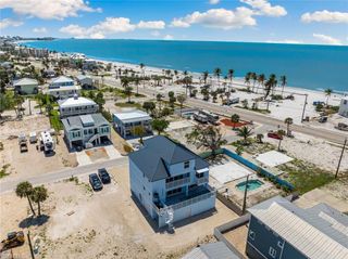 121 Hibiscus DR, Fort Myers Beach, FL 33931