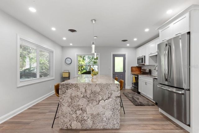 2120 1ST STREET N, St Petersburg, FL 33704