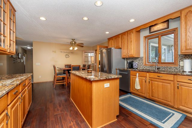 7195 County Road 10 E, Chaska, MN 55318