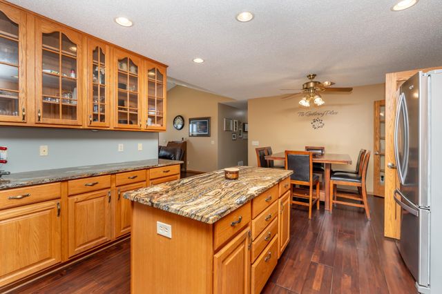 7195 County Road 10 E, Chaska, MN 55318