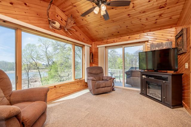 7195 County Road 10 E, Chaska, MN 55318