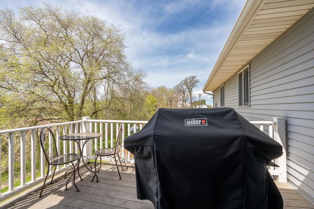 7195 County Road 10 E, Chaska, MN 55318