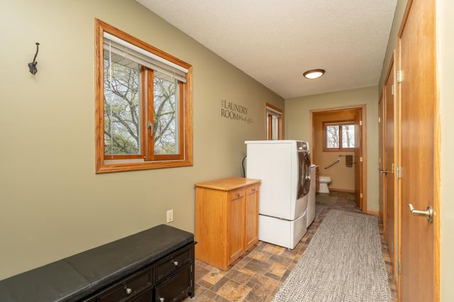 7195 County Road 10 E, Chaska, MN 55318