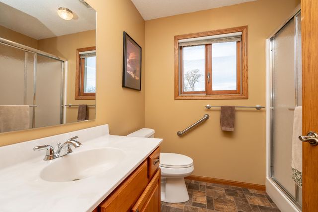 7195 County Road 10 E, Chaska, MN 55318