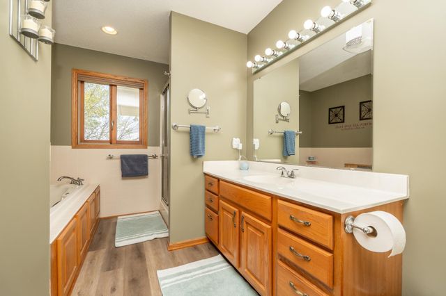7195 County Road 10 E, Chaska, MN 55318