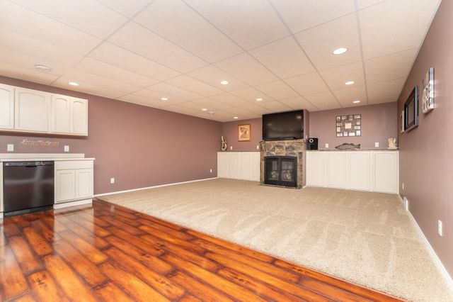 7195 County Road 10 E, Chaska, MN 55318