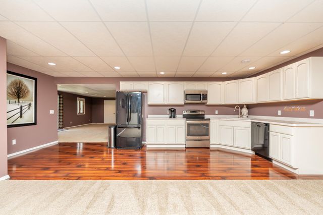 7195 County Road 10 E, Chaska, MN 55318