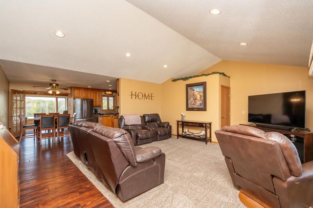 7195 County Road 10 E, Chaska, MN 55318