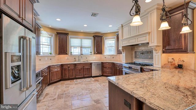 325 MURPHYS WAY, Linwood, NJ 08221