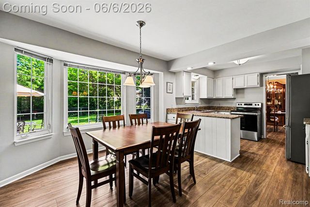 2190 Babcock Drive, Troy, MI 48084