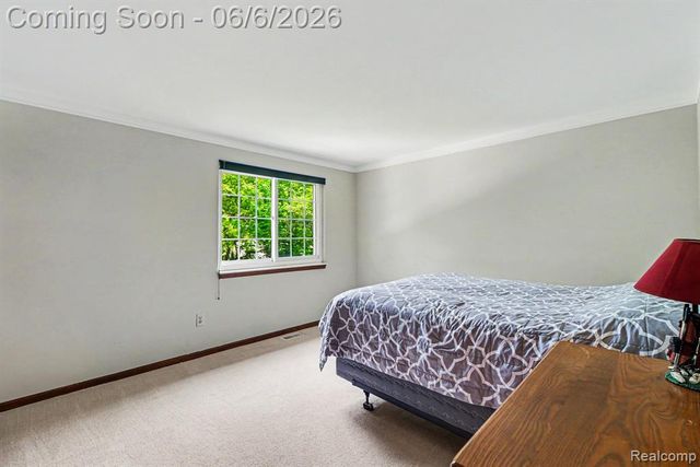 2190 Babcock Drive, Troy, MI 48084
