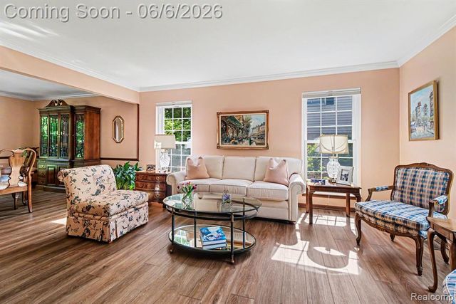 2190 Babcock Drive, Troy, MI 48084