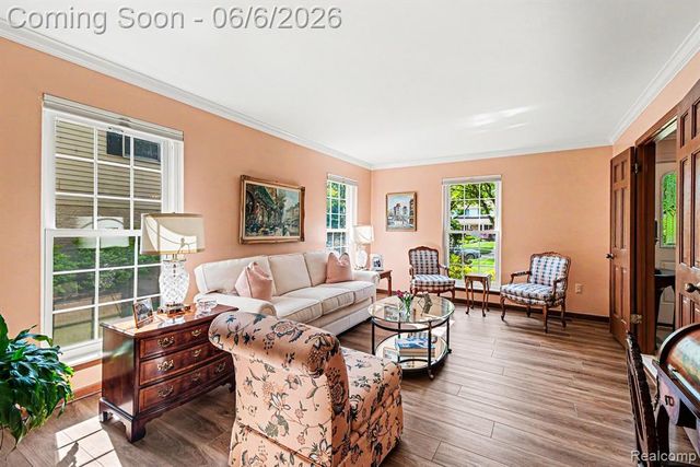 2190 Babcock Drive, Troy, MI 48084