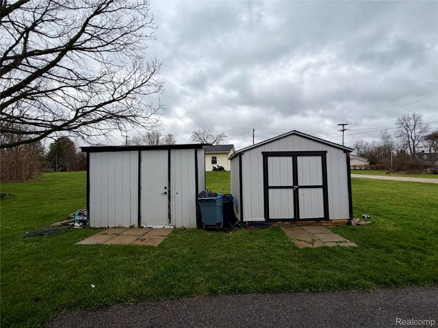 3498 Mackin Road, Flint Charter Township, MI 48504