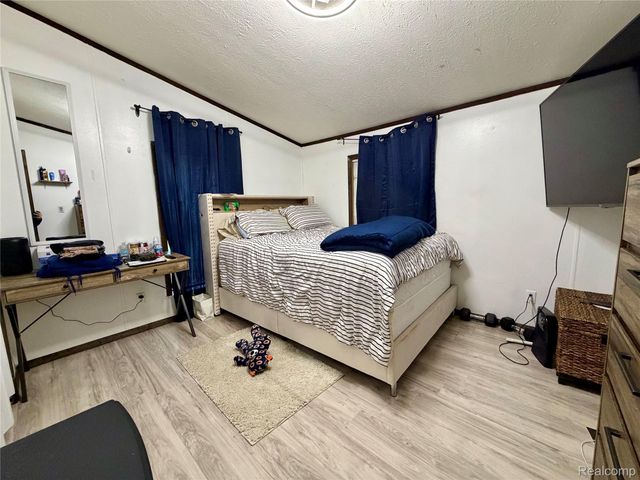 3498 Mackin Road, Flint Charter Township, MI 48504