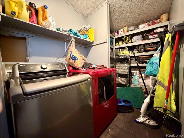 3498 Mackin Road, Flint Charter Township, MI 48504