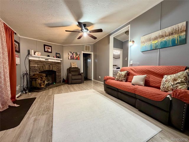 3498 Mackin Road, Flint Charter Township, MI 48504