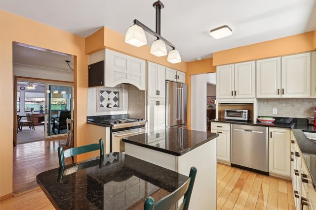 2725 Lynner Drive, Des Moines, IA 50310