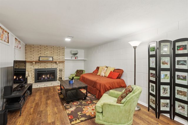 2725 Lynner Drive, Des Moines, IA 50310