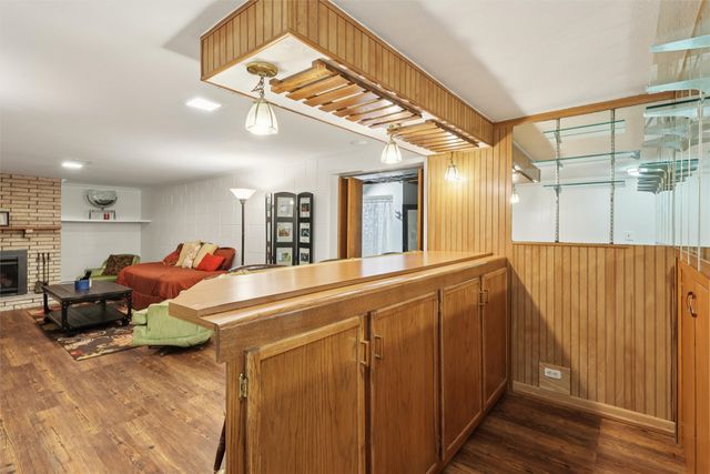 2725 Lynner Drive, Des Moines, IA 50310