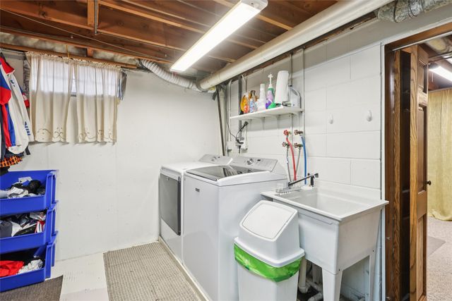 2725 Lynner Drive, Des Moines, IA 50310