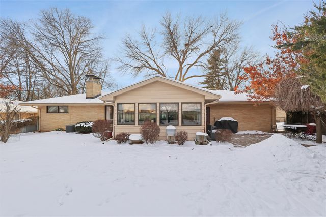 2725 Lynner Drive, Des Moines, IA 50310