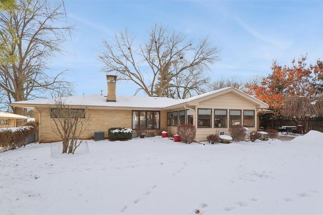 2725 Lynner Drive, Des Moines, IA 50310