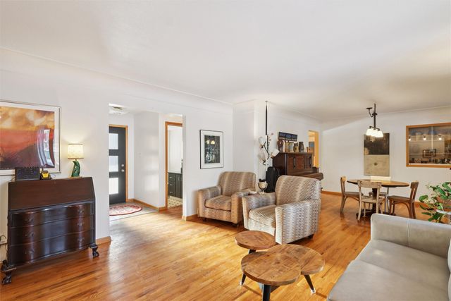 2725 Lynner Drive, Des Moines, IA 50310