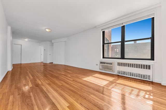 6395 Austin St Apt 2G, New York City, NY 11374