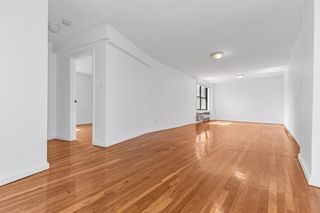 6395 Austin St Apt 2G, New York City, NY 11374