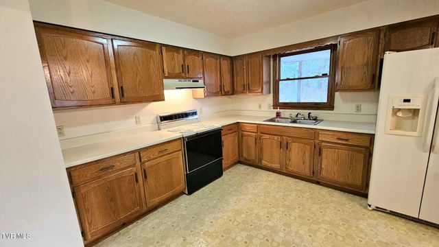 323 Northwest 6th Street, Coeburn, VA 24230