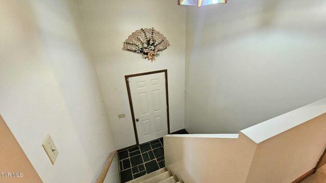 323 Northwest 6th Street, Coeburn, VA 24230