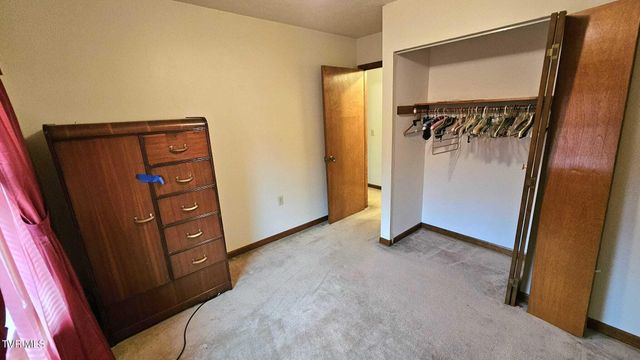 323 Northwest 6th Street, Coeburn, VA 24230