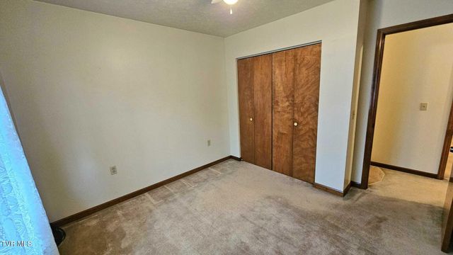 323 Northwest 6th Street, Coeburn, VA 24230