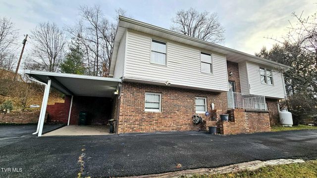 323 Northwest 6th Street, Coeburn, VA 24230