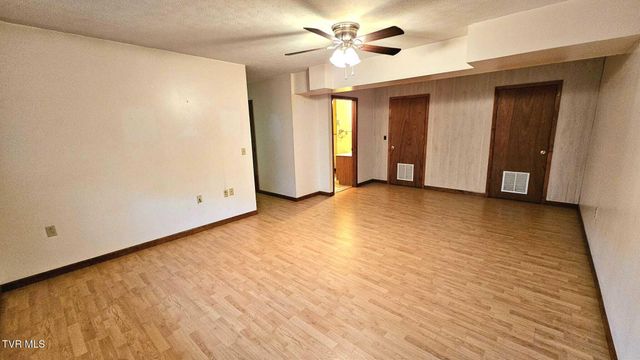 323 Northwest 6th Street, Coeburn, VA 24230