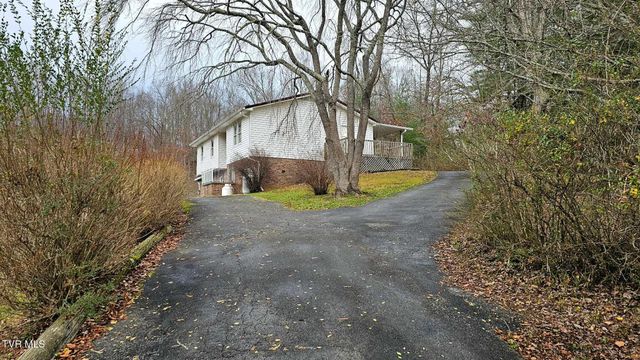 323 Northwest 6th Street, Coeburn, VA 24230