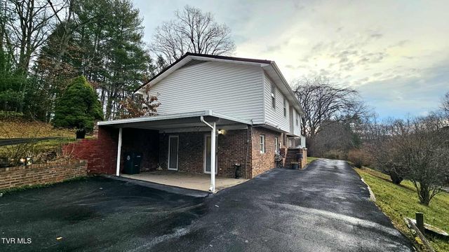 323 Northwest 6th Street, Coeburn, VA 24230