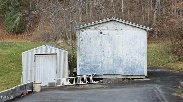 323 Northwest 6th Street, Coeburn, VA 24230