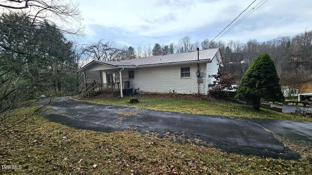 323 Northwest 6th Street, Coeburn, VA 24230