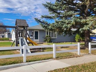 2001 6th St NW, Minot, ND 58703