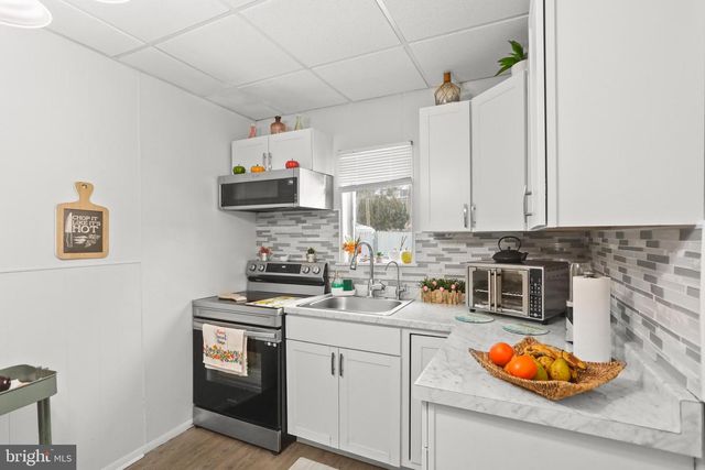 617 W COLLEGE AVE, York, PA 17401