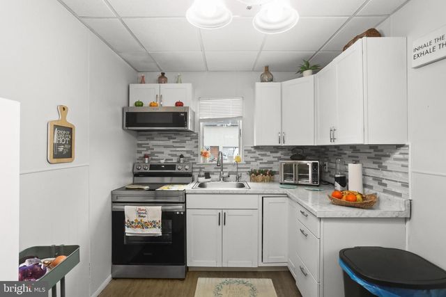 617 W COLLEGE AVE, York, PA 17401