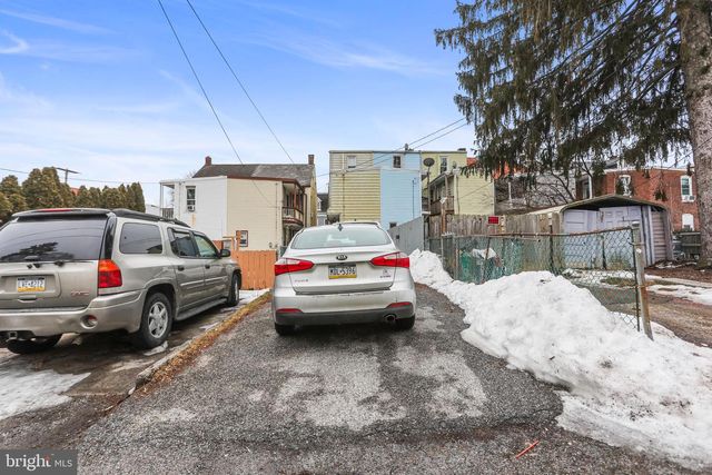 617 W COLLEGE AVE, York, PA 17401