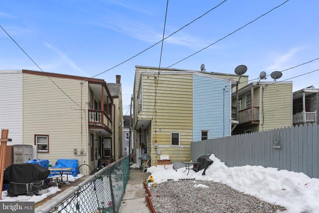 617 W COLLEGE AVE, York, PA 17401