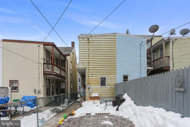 617 W COLLEGE AVE, York, PA 17401